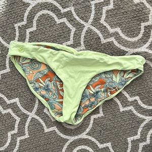 Maaji reversible bottoms sz. L
